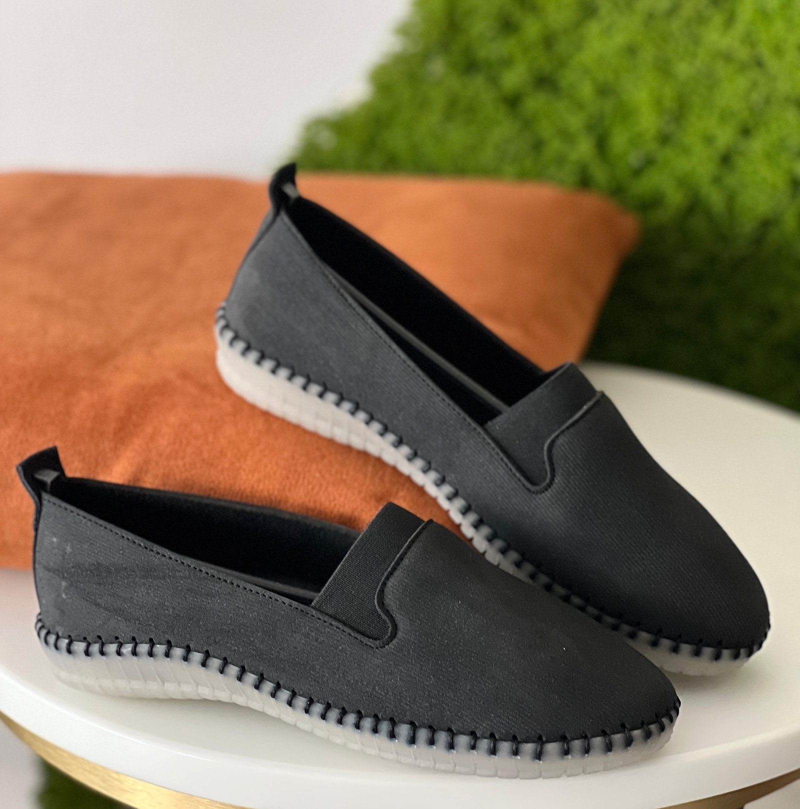 Magnetic shoes