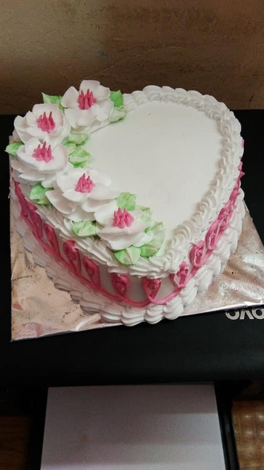 Cream cake ( Purvi Golakiya) 